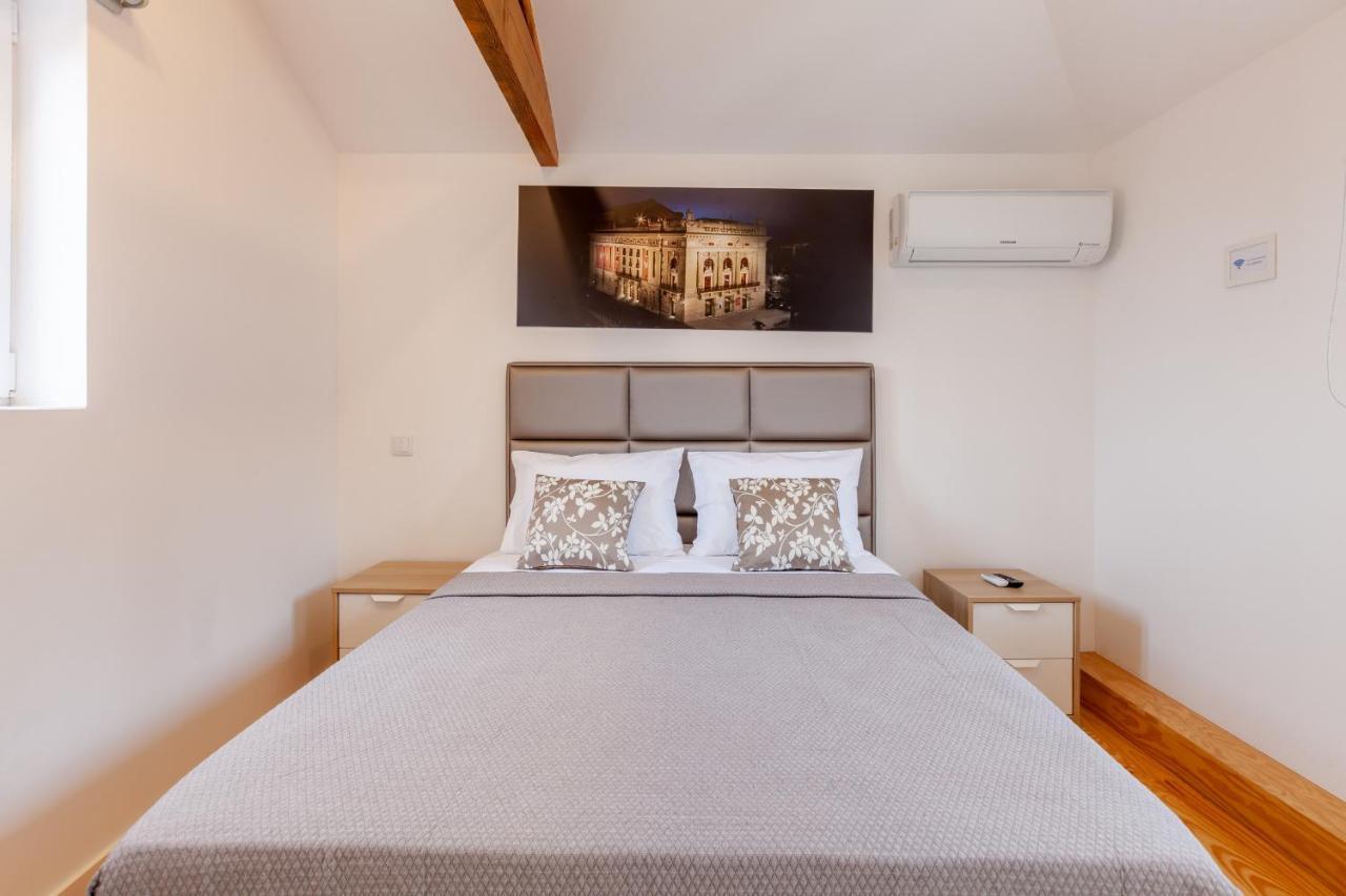 Villa Apartments & Suites Porto Bagian luar foto