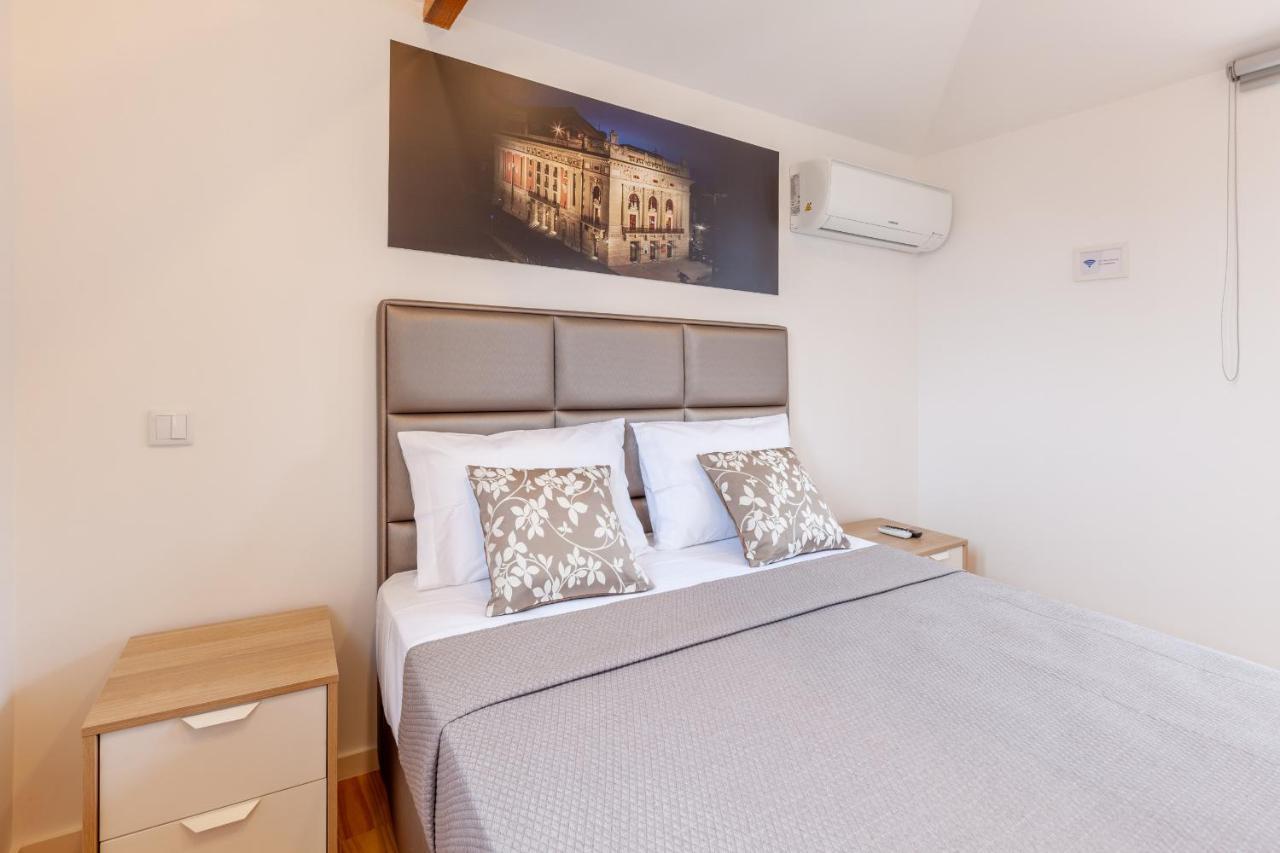 Villa Apartments & Suites Porto Bagian luar foto